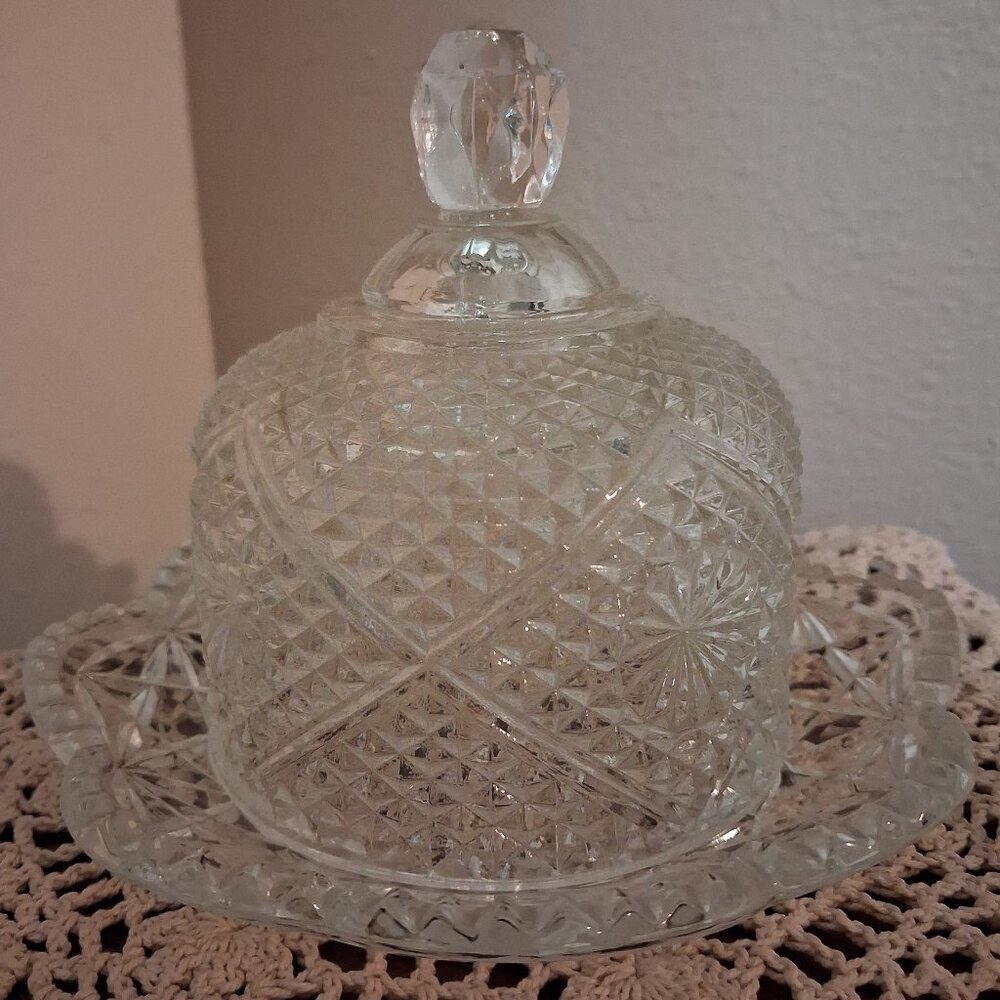 Glass dome butter dish
